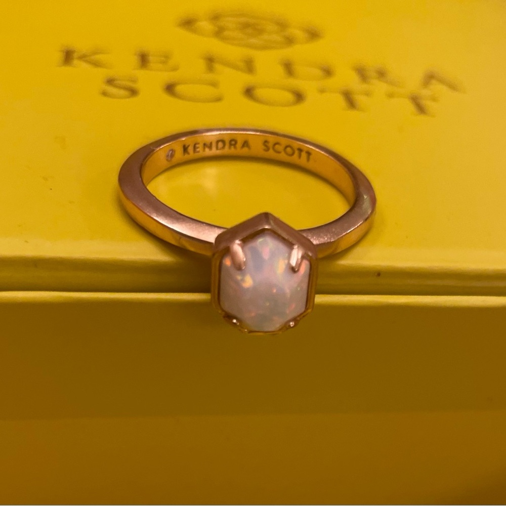 Kendra Scott White Kyocera Opal & Rose Gold Calvin Ring - Picture 4 of 4
